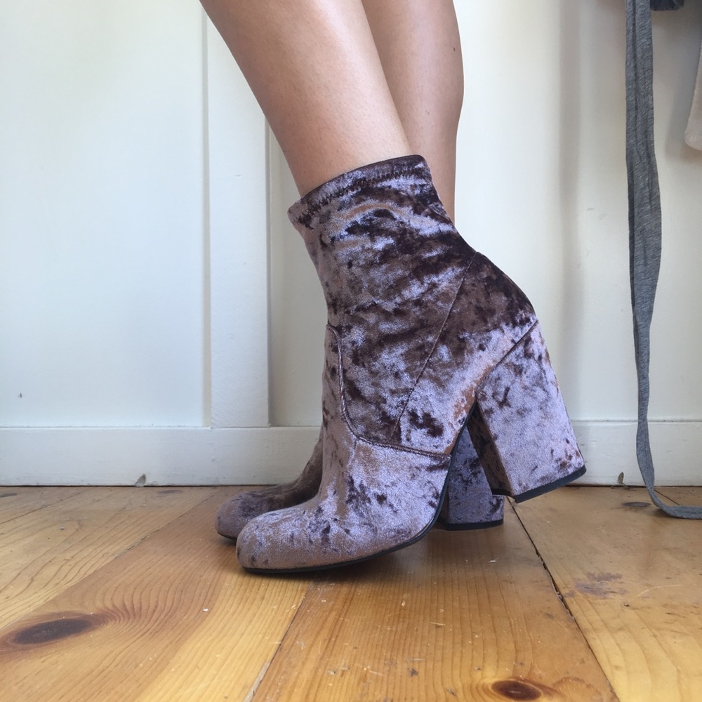 Steve Madden purple gaze booties